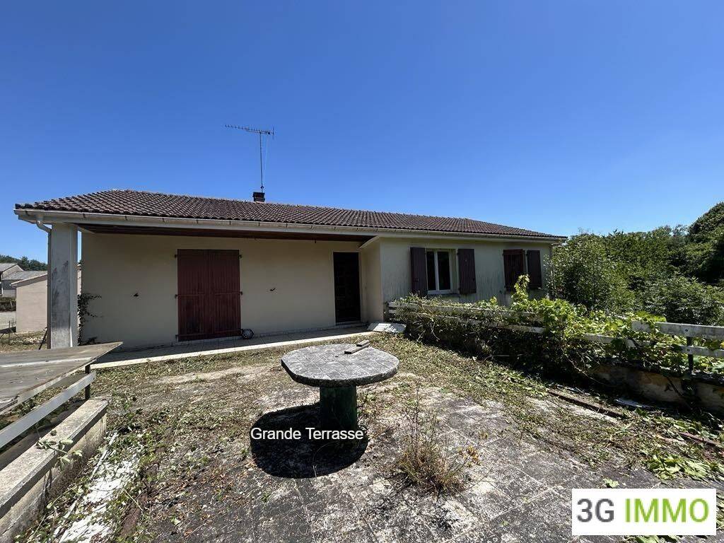 Maison 8 pièces 171 m² · à Saint-Claud · 171 m² · 110 000 €