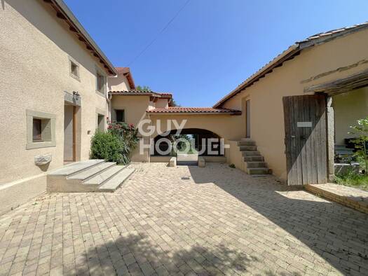 Maison à vendre 350 000 € 6 pièces 4 chambres 148 m² 3 170 m² de terrain Longes 69420