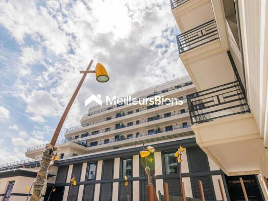 Appartement à vendre 520 000 € 3 pièces 2 chambres 62 m² Étage 2/7 Rosiers-Les Puces Saint-Ouen-sur-Seine 93400