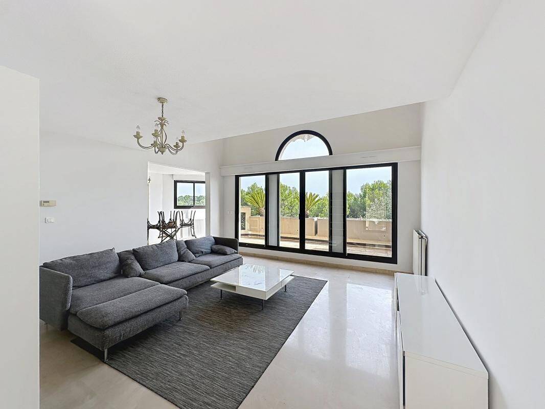 Appartement 4 pièces 118 m² · à Villeneuve-lès-Avignon · 117,6 m² · 1 400 €/mois