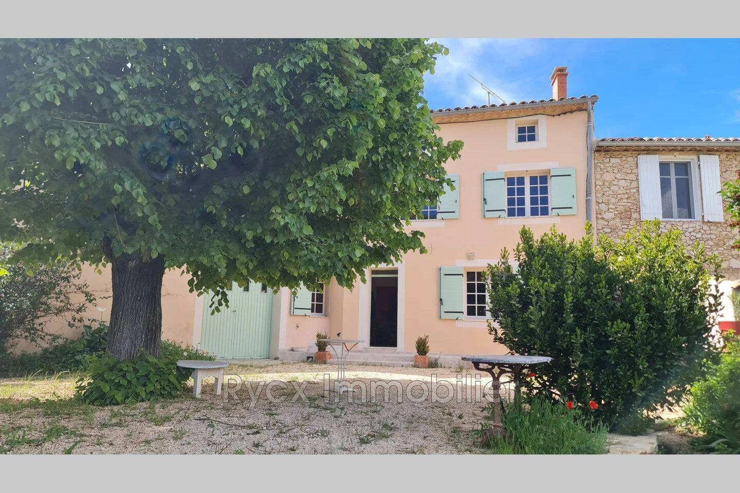 Maison 5 pièces 98 m² · à Saint-Saturnin-lès-Apt · 98 m² · 477 000 €