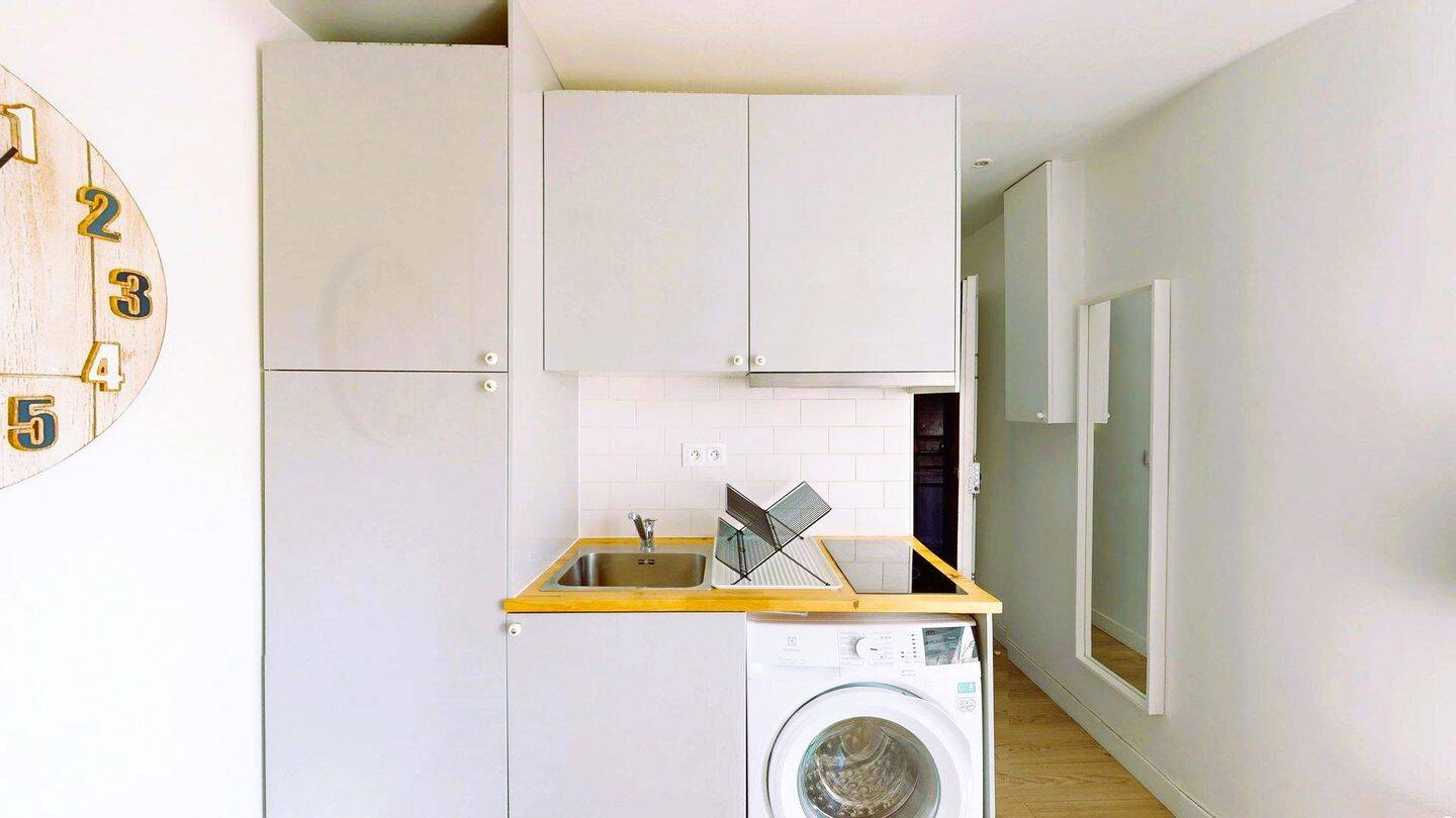 Appartement 1 pièce 16 m² · à Paris 11ème Arrondissement · 16 m² · 808 €