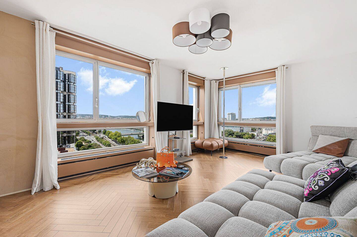 Appartement 4 pièces 110 m² · à Paris 15ème Arrondissement · 110 m² · 5 500 €/mois