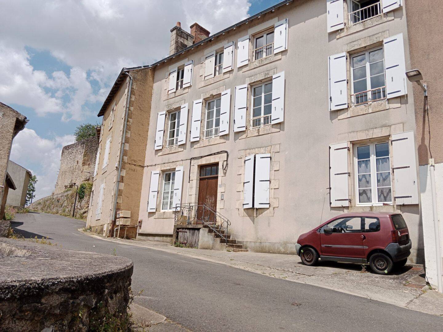 Maison 7 pièces 318 m² · à Vivonne · 318 m² · 599 000 €
