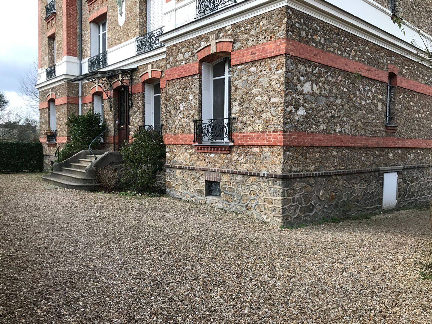 Appartement 3 pièces 55 m² · à Viroflay · 55 m² · 1 346 €/mois
