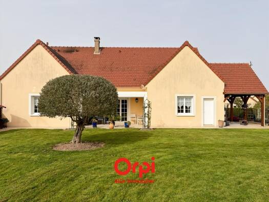 Maison à vendre 240 000 € 3 pièces 2 chambres 115 m² 1 152 m² de terrain Vallon-en-Sully 03190