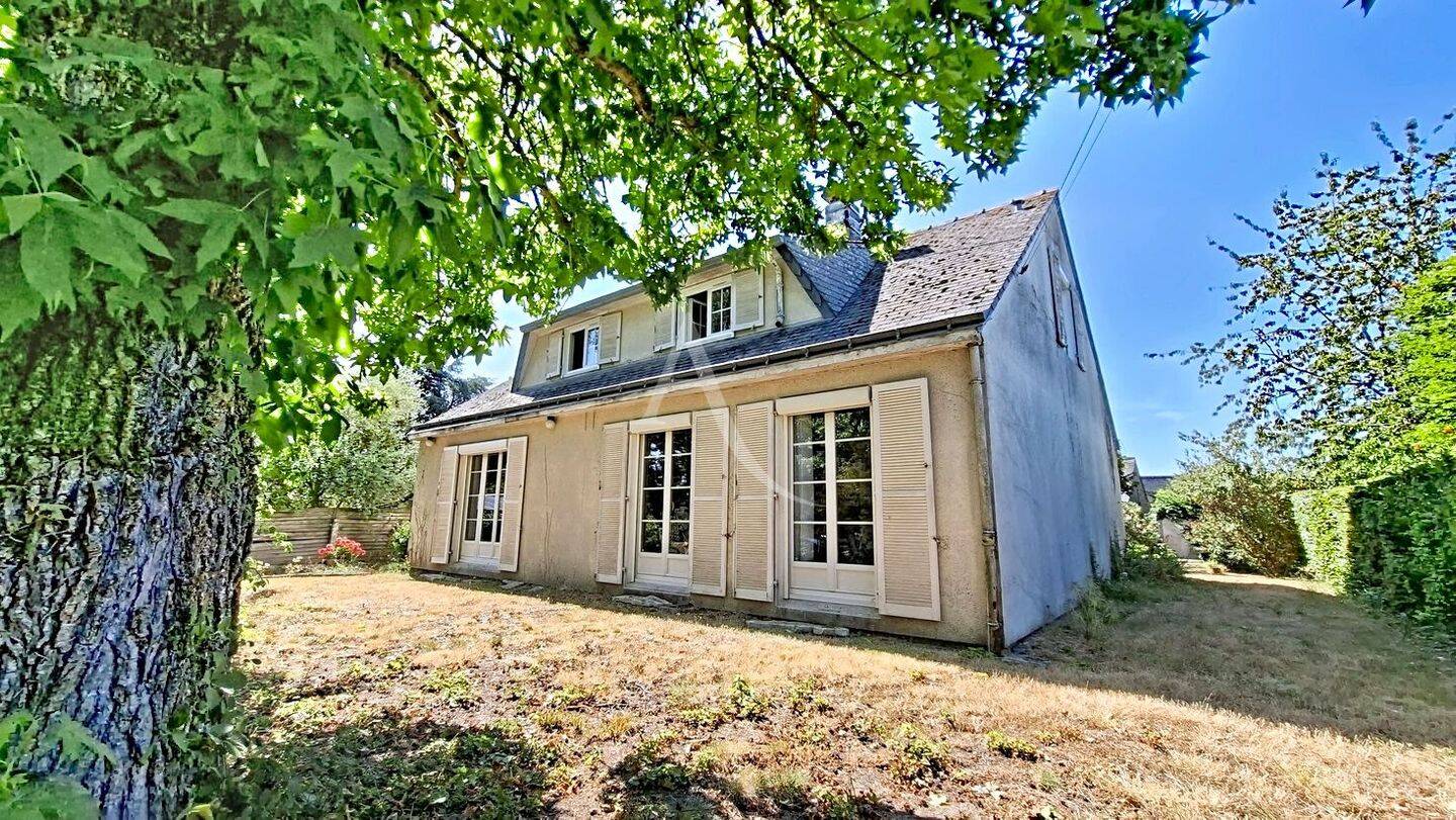 Maison 6 pièces 165 m² · à Rives-du-Loir-en-Anjou · 165 m² · 317 500 €