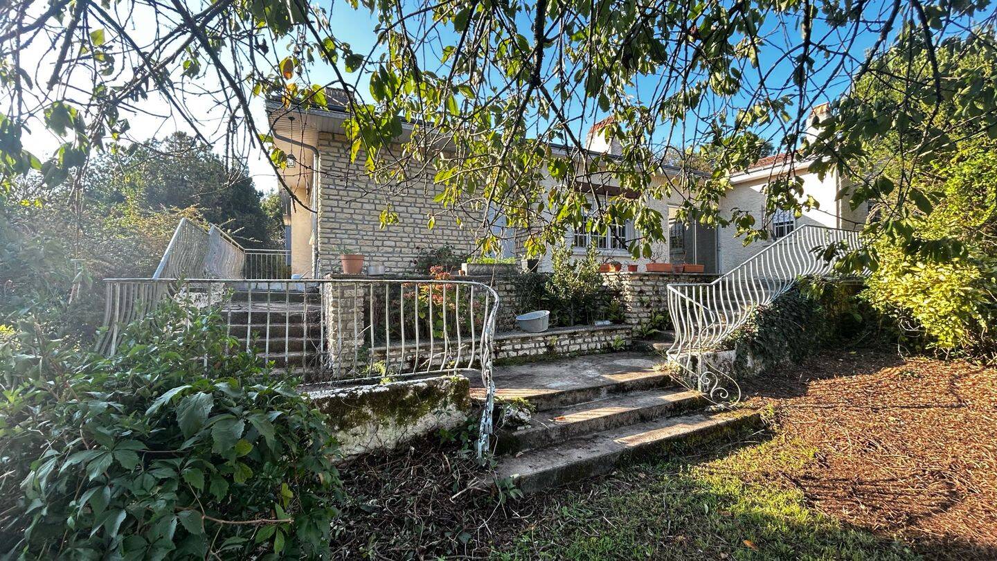 Maison 7 pièces 236 m² · à Bessines · 236 m² · 280 800 €