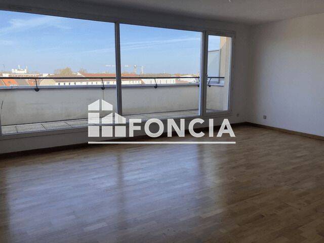 Appartement 2 pièces 62 m² · à Lille · 61,8 m² · 768 €