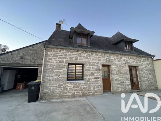 Maison à vendre 209 990 € 8 pièces 4 chambres 120 m² 3 947 m² de terrain Maure-de-Bretagne 35330