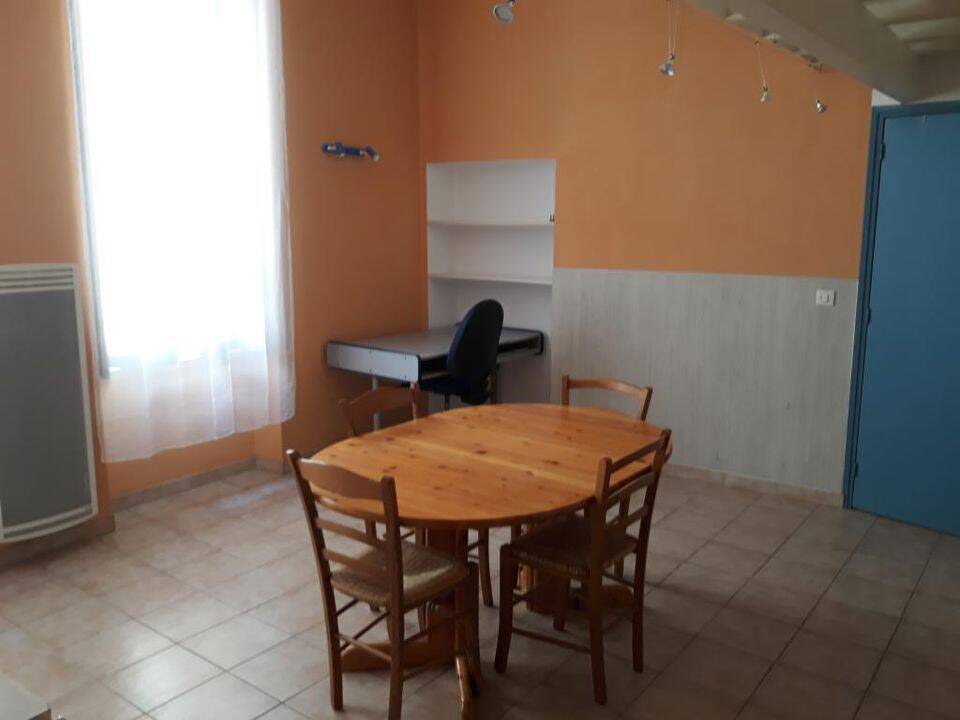 Appartement 1 pièce 38 m² · à Nîmes · 38 m² · 550 €/mois