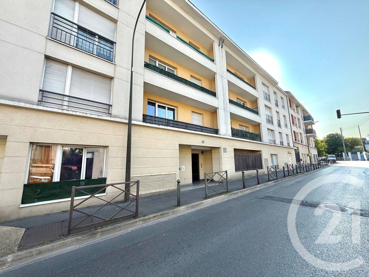 Appartement 1 pièce 24 m² · à Argenteuil · 24,3 m² · 668 €
