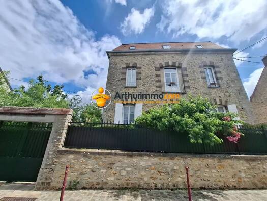 Maison à vendre 725 000 € 12 pièces 8 chambres 285 m² 401 m² de terrain Rozay-en-Brie 77540