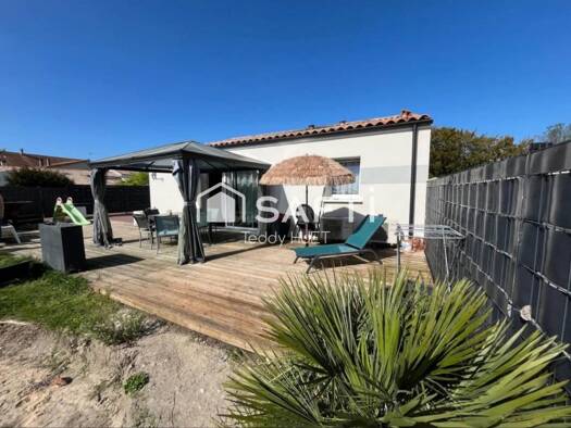 Maison de plain-pied à vendre 269 000 € 4 pièces 3 chambres 83 m² 509 m² de terrain Étaules 17750