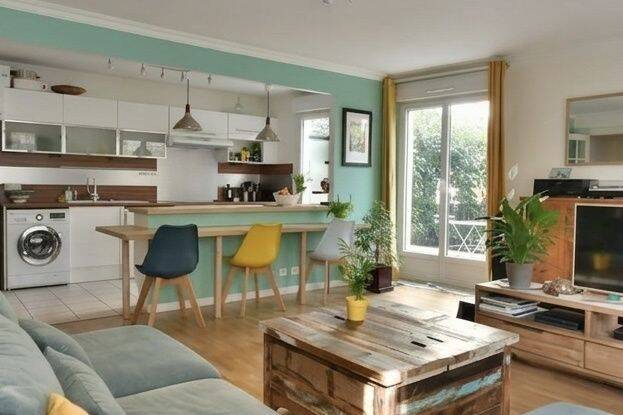 Appartement 4 pièces 90 m² · à Suresnes · 90,3 m² · 2 700 €