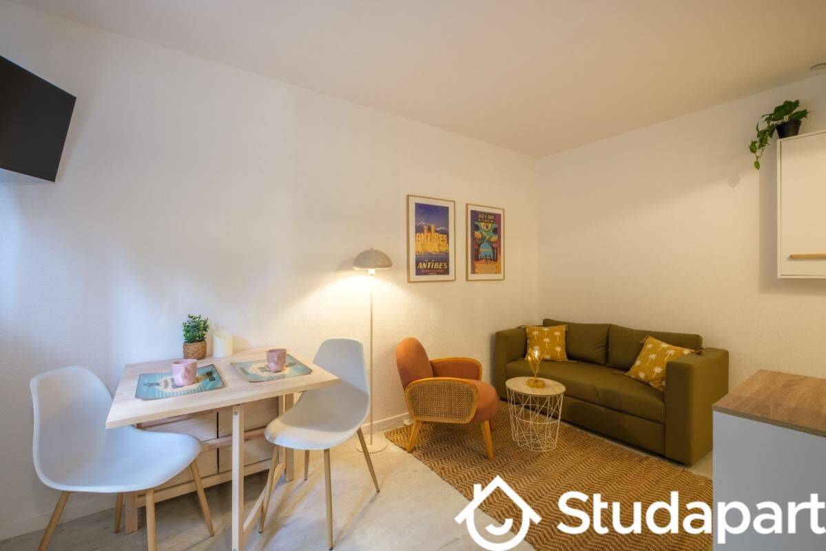 Appartement 2 pièces 28 m² · à Antibes · 28 m² · 800 €/mois