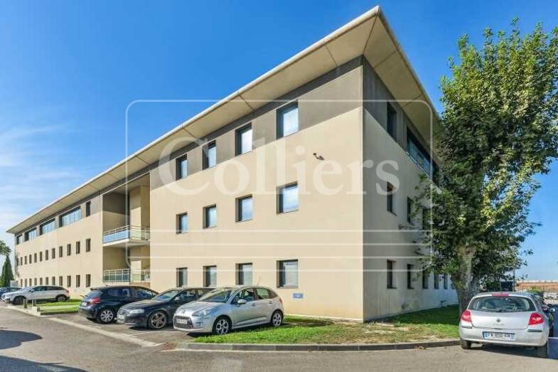 Espace bureau à vendre 3 881 314 € 1 511,7 m² de bureaux divisible de 106 m² à 1 512 m² La Delorme Marseille 13015