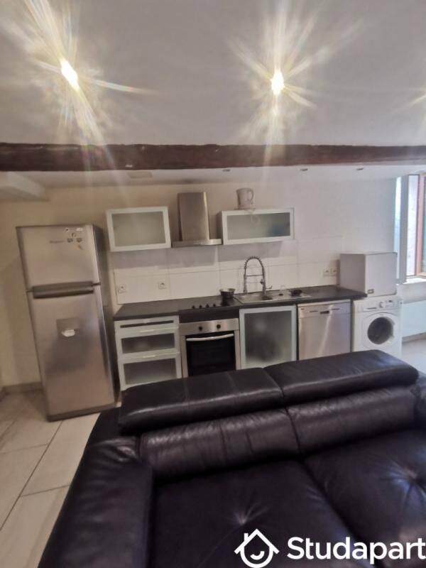 Appartement 1 pièce 50 m² · à Neuville-sur-Saône · 50 m² · 700 €