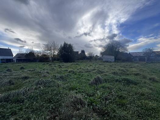 Terrain constructible à vendre 87 000 € 540 m² de terrain Pleugueneuc 35720