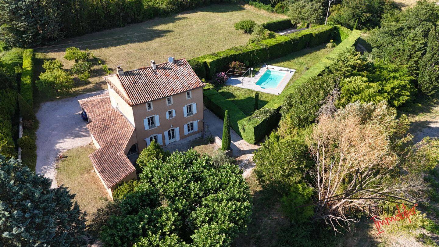 Maison 7 pièces 182 m² · à Malaucène · 182 m² · 598 000 €