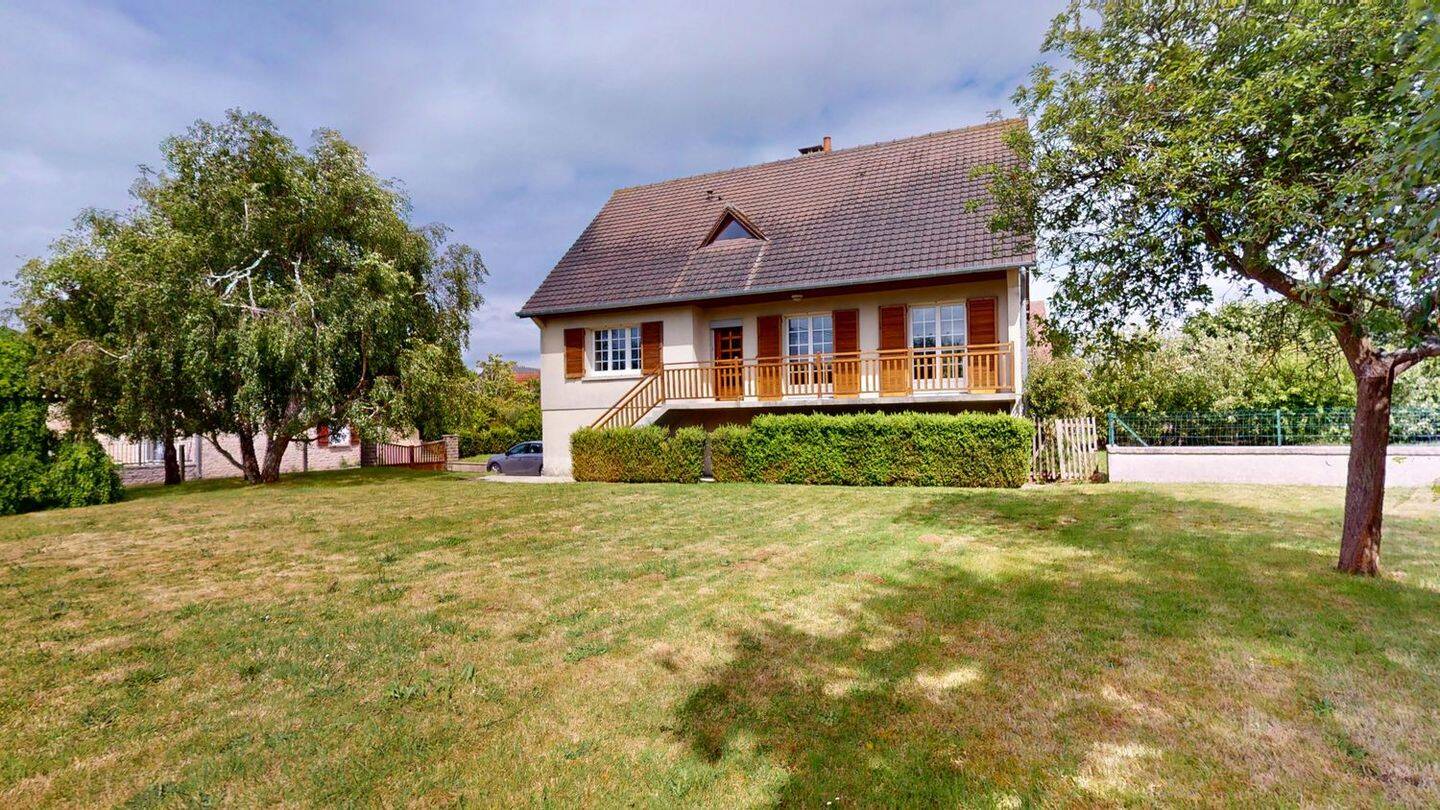 Maison 6 pièces 139 m² · à Commes · 139 m² · 270 000 €