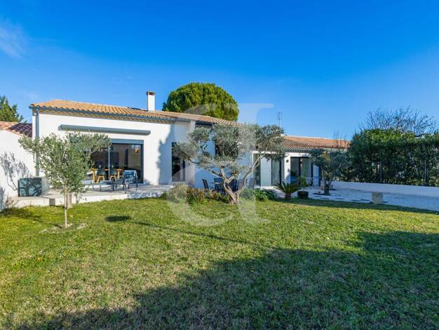 Villa à vendre 590 000 € 5 pièces 4 chambres 137 m² 477 m² de terrain Les Ecarts Saint-Rémy-de-Provence 13210