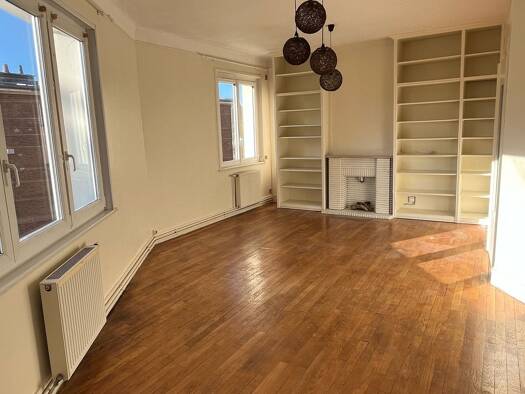 Appartement à louer 890 € 3 pièces 2 chambres 87 m² Étage 1/2 Ronville Arras 62000