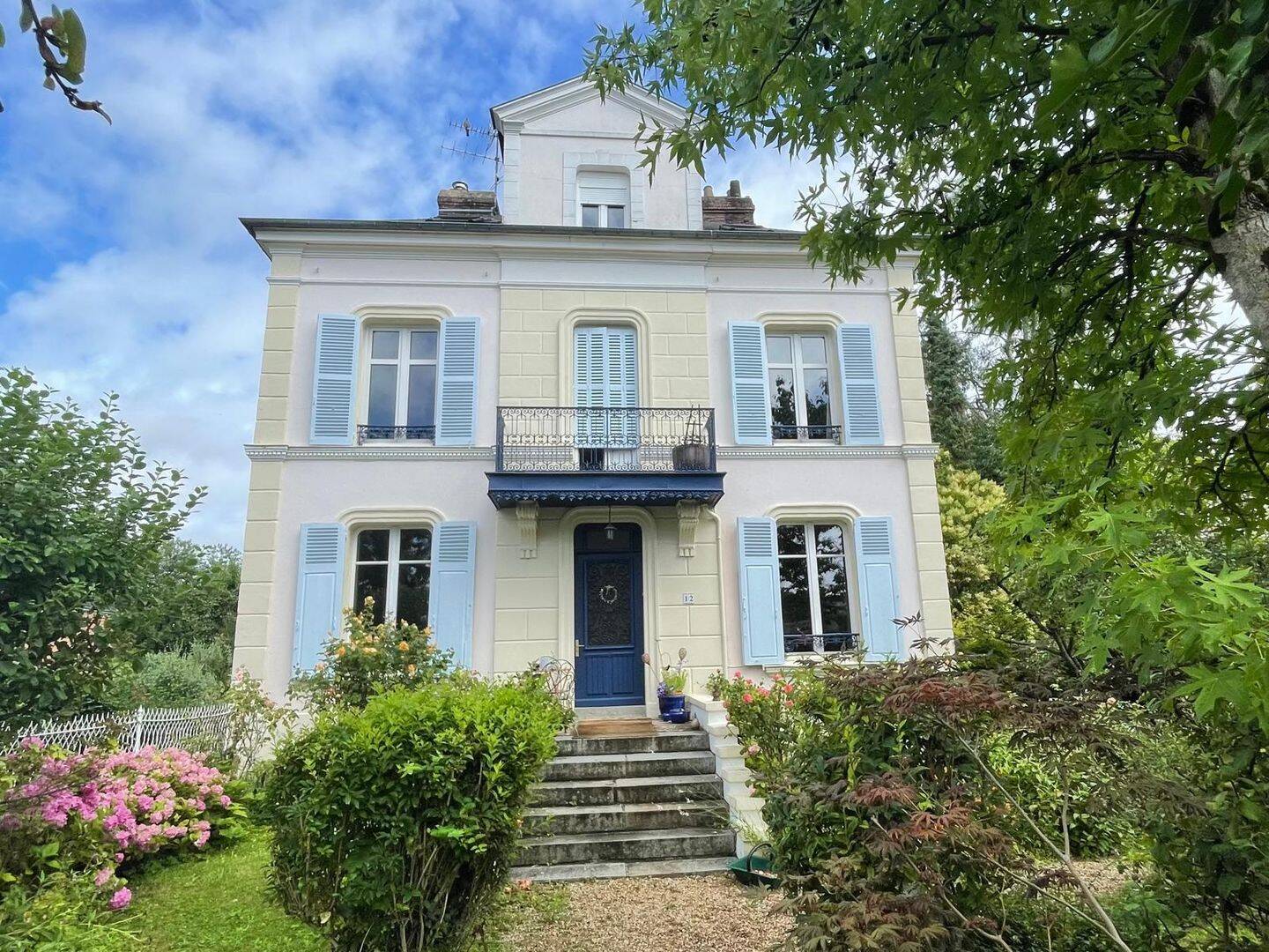 Maison 9 pièces 180 m² · à Lisieux · 180 m² · 475 000 €