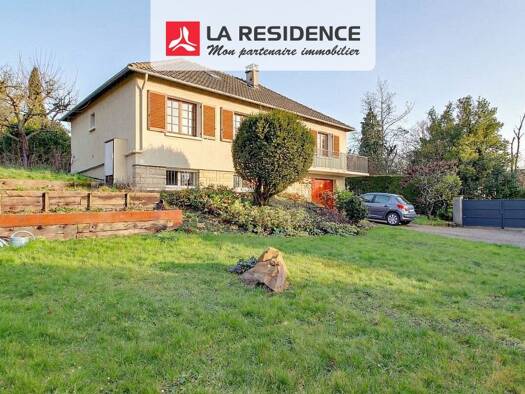 Maison de ville à vendre 760 000 € 6 pièces 4 chambres 172 m² 703 m² de terrain Sud Chambourcy 78240