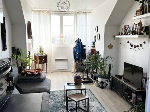 Appartement à louer 653 € 2 pièces 1 chambre 36 m² Étage 3/3 Précy-sur-Oise 60460