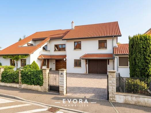 Maison à vendre 549 000 € 7 pièces 4 chambres 300 m² Mermoz-Frescaty-Patural-L'Evêque Montigny-lès-Metz 57950