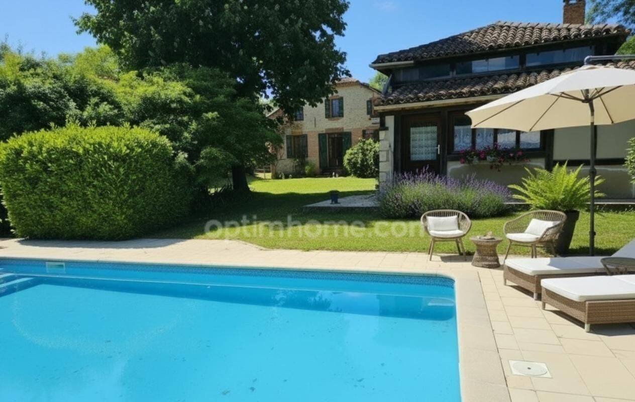 Maison 20 pièces 472 m² · à Panjas · 472 m² · 590 000 €