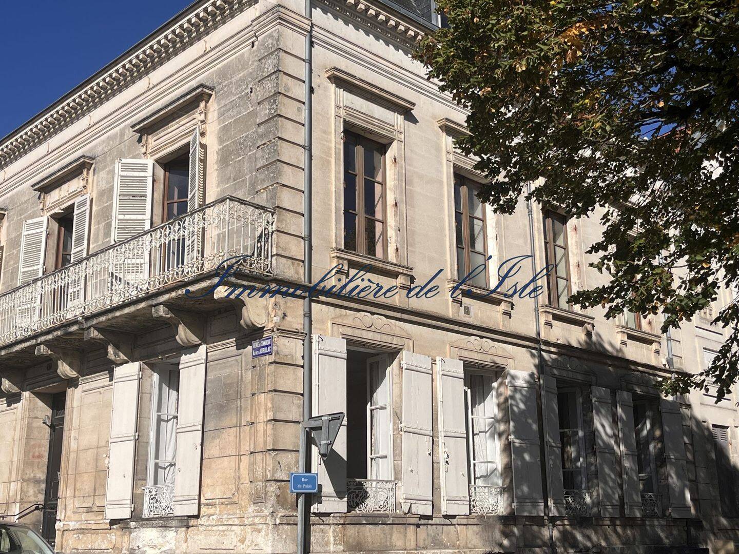 Maison 10 pièces 280 m² · à Ribérac · 280 m² · 265 000 €