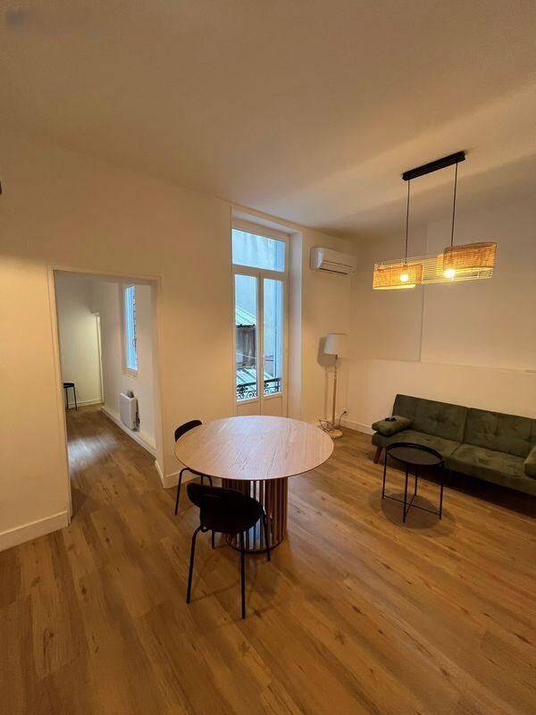 Appartement 2 pièces 32 m² · à Marseille 6ème Arrondissement · 32 m² · 800 €