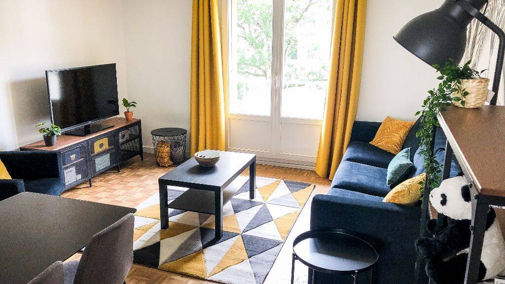 Colocation à louer 380 € 12 m² Étage 1/3 disponible dès maintenant Lorraine Cholet 49300