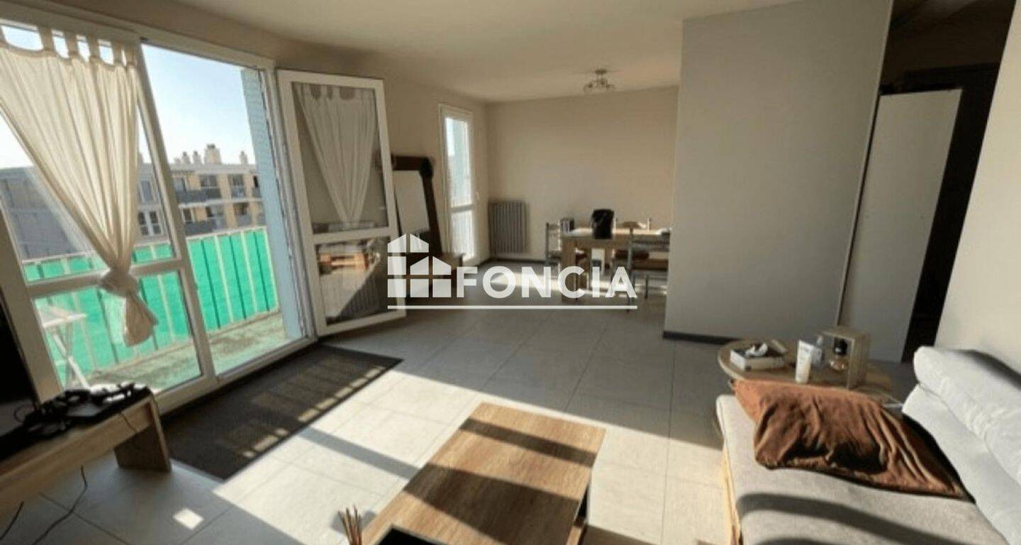 Appartement 3 pièces 72 m² · à Salon-de-Provence · 72,1 m² · 831 €/mois