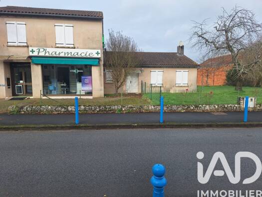 Maison à vendre 158 000 € 8 pièces 7 chambres 240 m² 9 000 m² de terrain Archigny 86210