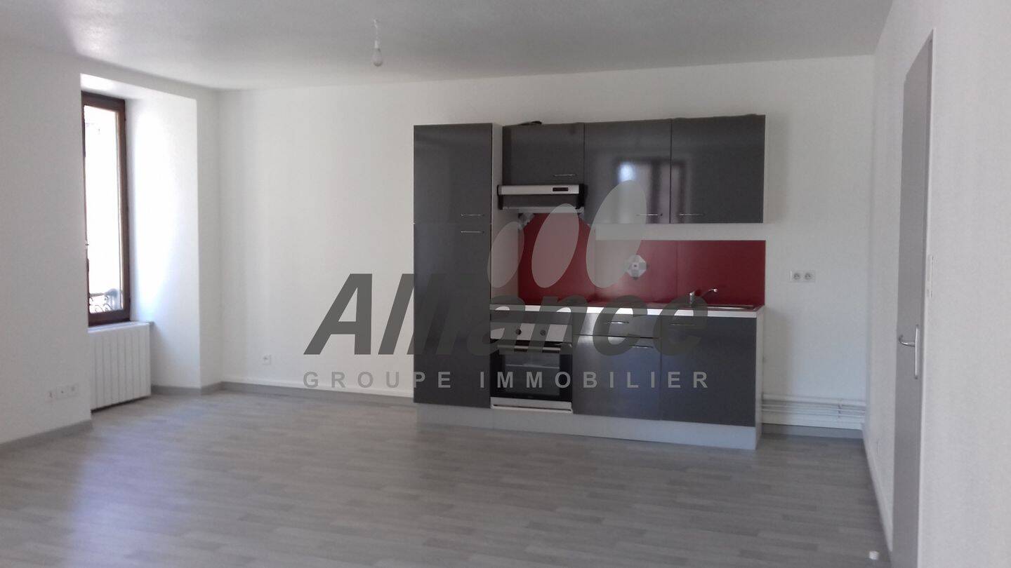Appartement 3 pièces 74 m² · à Luxeuil-les-Bains · 74 m² · 590 €