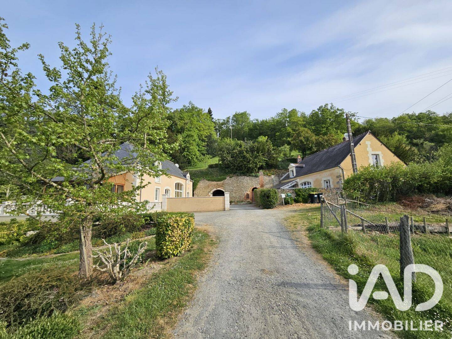 Maison 9 pièces 326 m² · à Montval-sur-Loir · 326 m² · 396 000 €