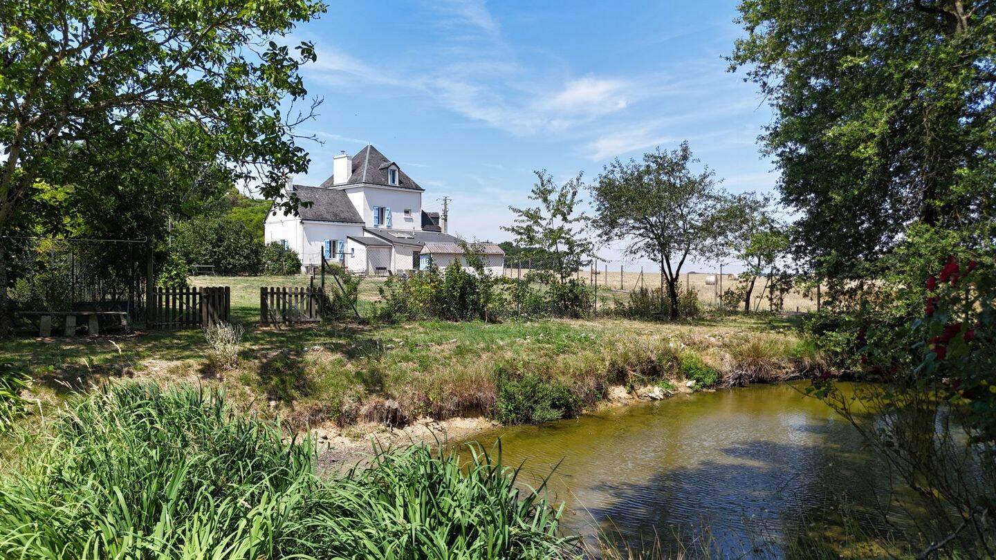 Maison 12 pièces 300 m² · à Céré-la-Ronde · 300 m² · 592 800 €