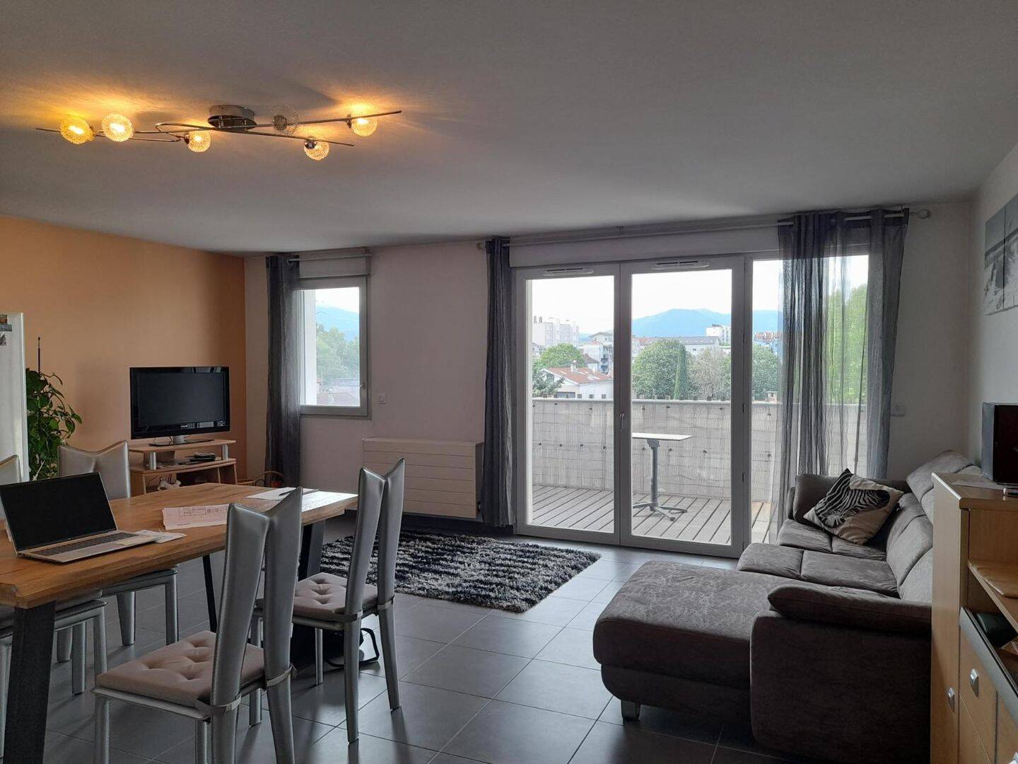 Appartement 3 pièces 71 m² · à Fontaine · 71,4 m² · 995 €