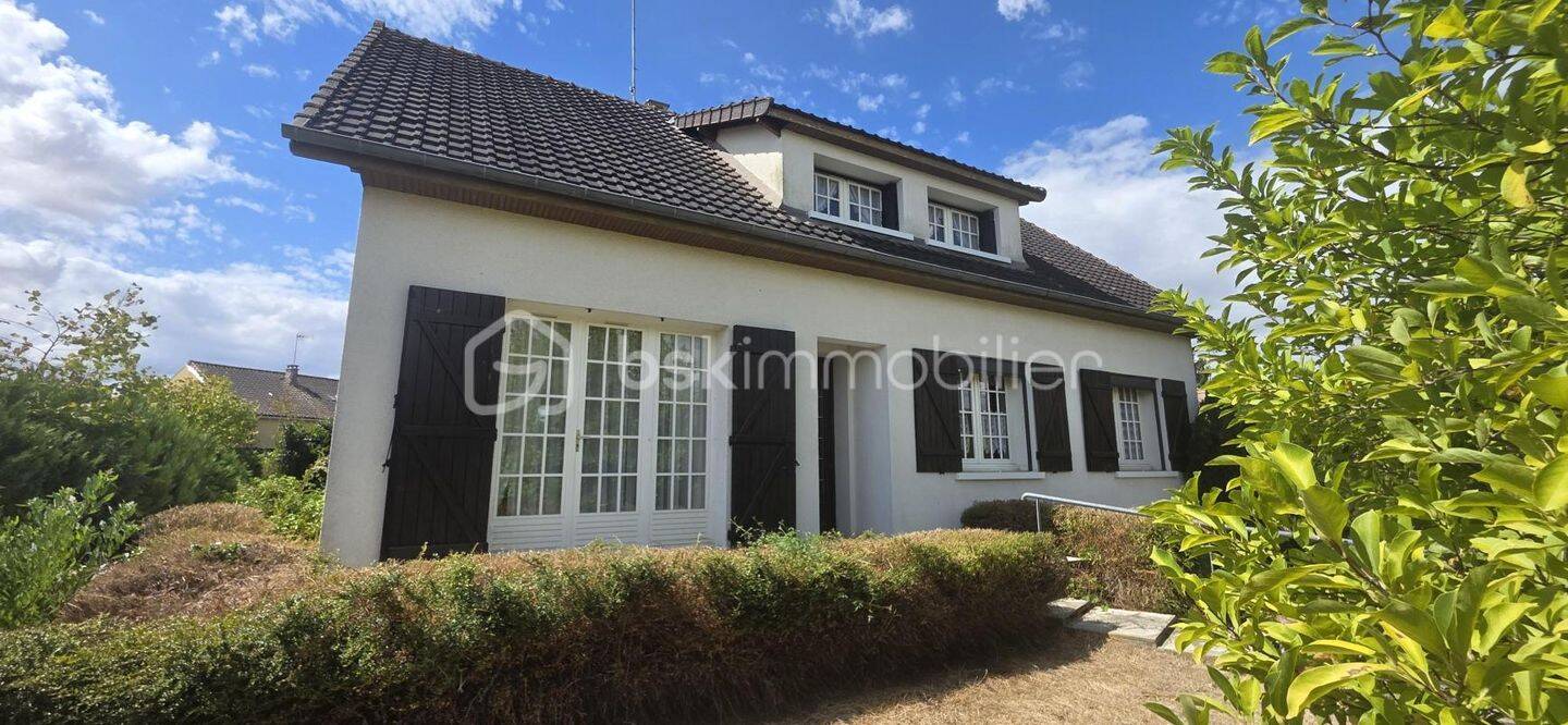 Maison 4 pièces 122 m² · à Courtenay · 122 m² · 165 000 €