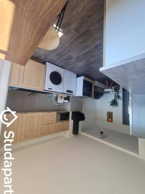 1 pièce 10 m² · à Bron · 10 m² · 530 €