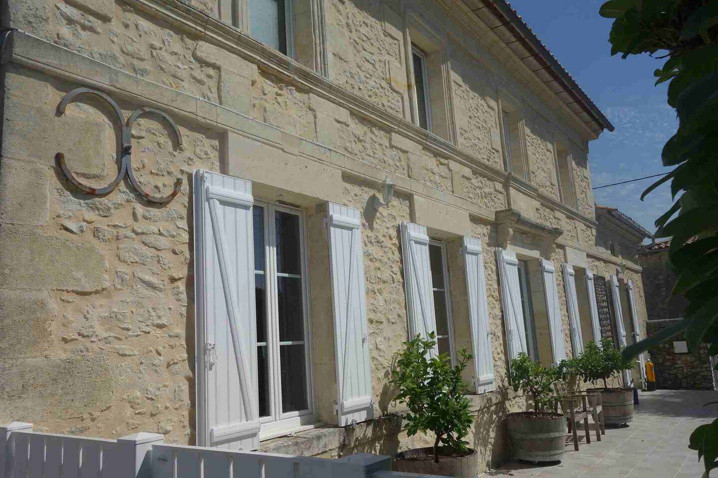 Maison 7 pièces 205 m² · à Anglade · 205 m² · 299 000 €