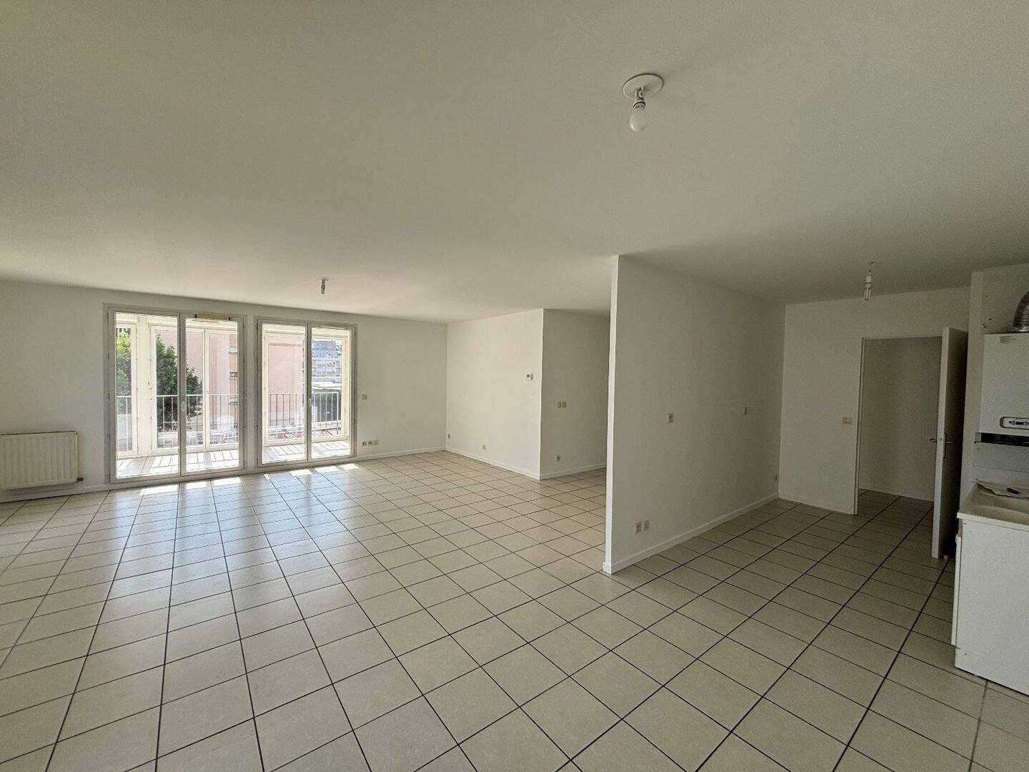 Appartement 4 pièces 121 m² · à Lyon 7ème Arrondissement · 121 m² · 1 563 €/mois