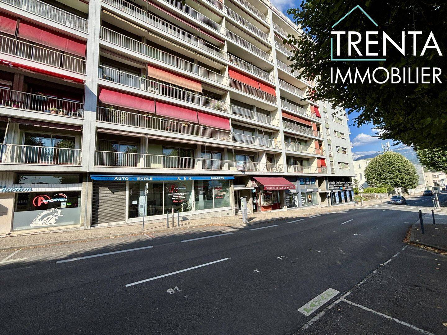 Appartement 4 pièces 115 m² · à Voiron · 115,2 m² · 170 000 €