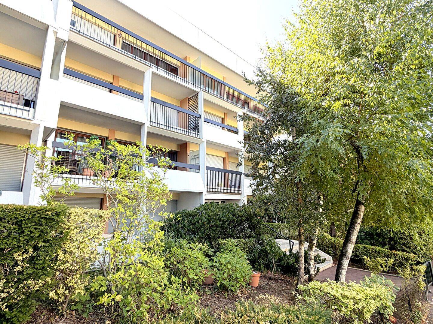 Appartement 5 pièces 107 m² · à Le Raincy · 107 m² · 1 900 €/mois