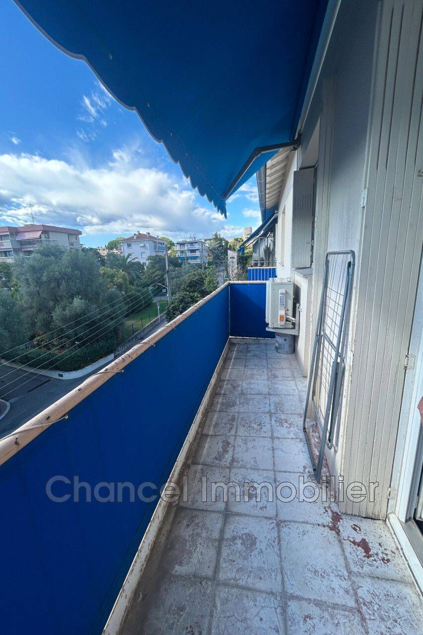 Appartement 2 pièces 36 m² · à Antibes · 36 m² · 890 €