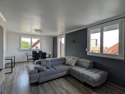 Appartement à vendre 225 000 € 3 pièces 2 chambres 74 m² Étage 2/3 Pontarlier 25300