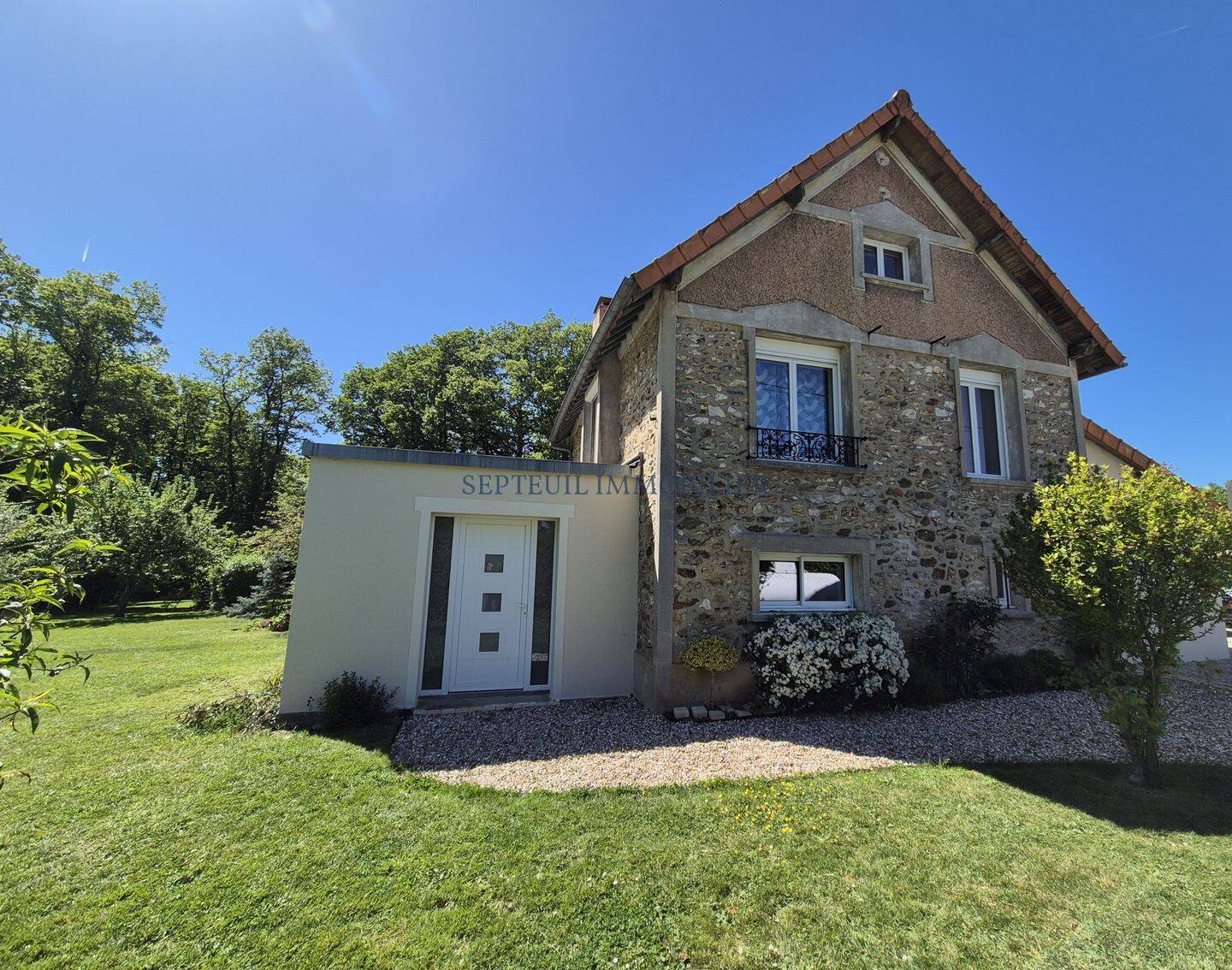 Maison 7 pièces 155 m² · à Thoiry · 155 m² · 435 000 €
